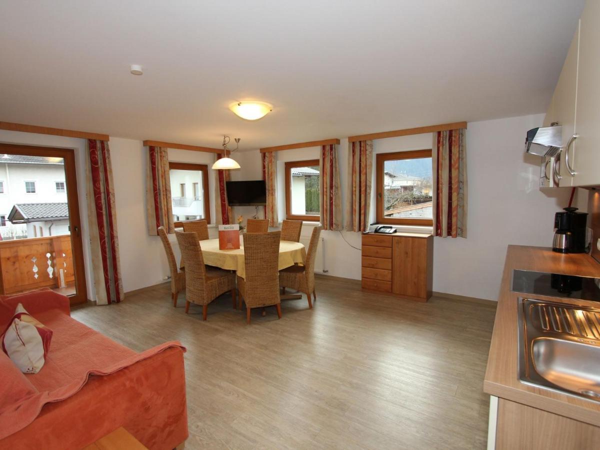 Holiday Flat In Uderns Near The Ski Area Eksteriør bilde