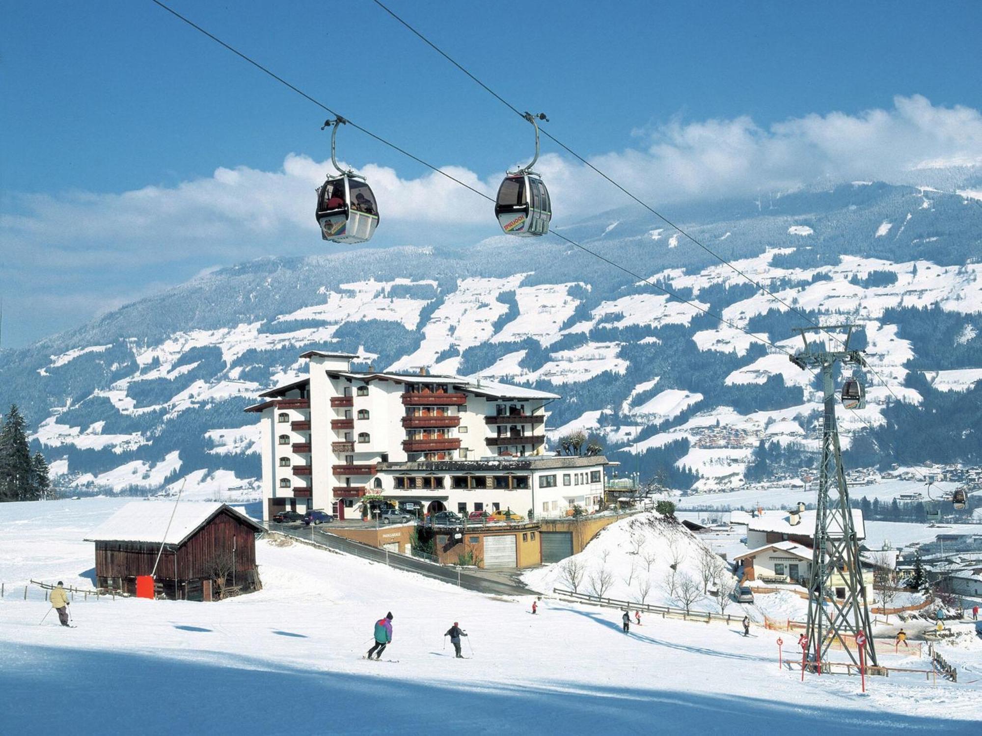 Holiday Flat In Uderns Near The Ski Area Eksteriør bilde