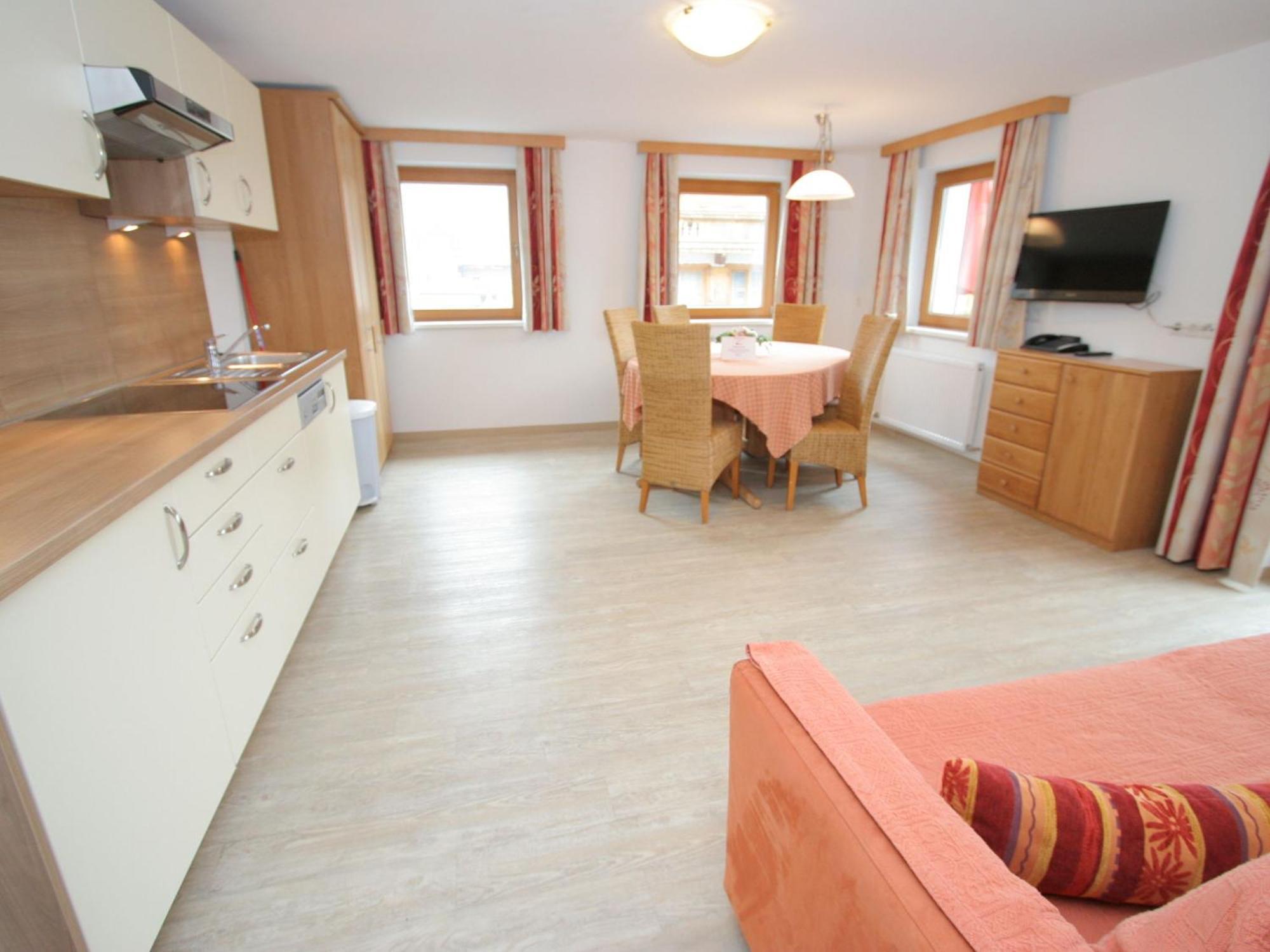 Holiday Flat In Uderns Near The Ski Area Eksteriør bilde