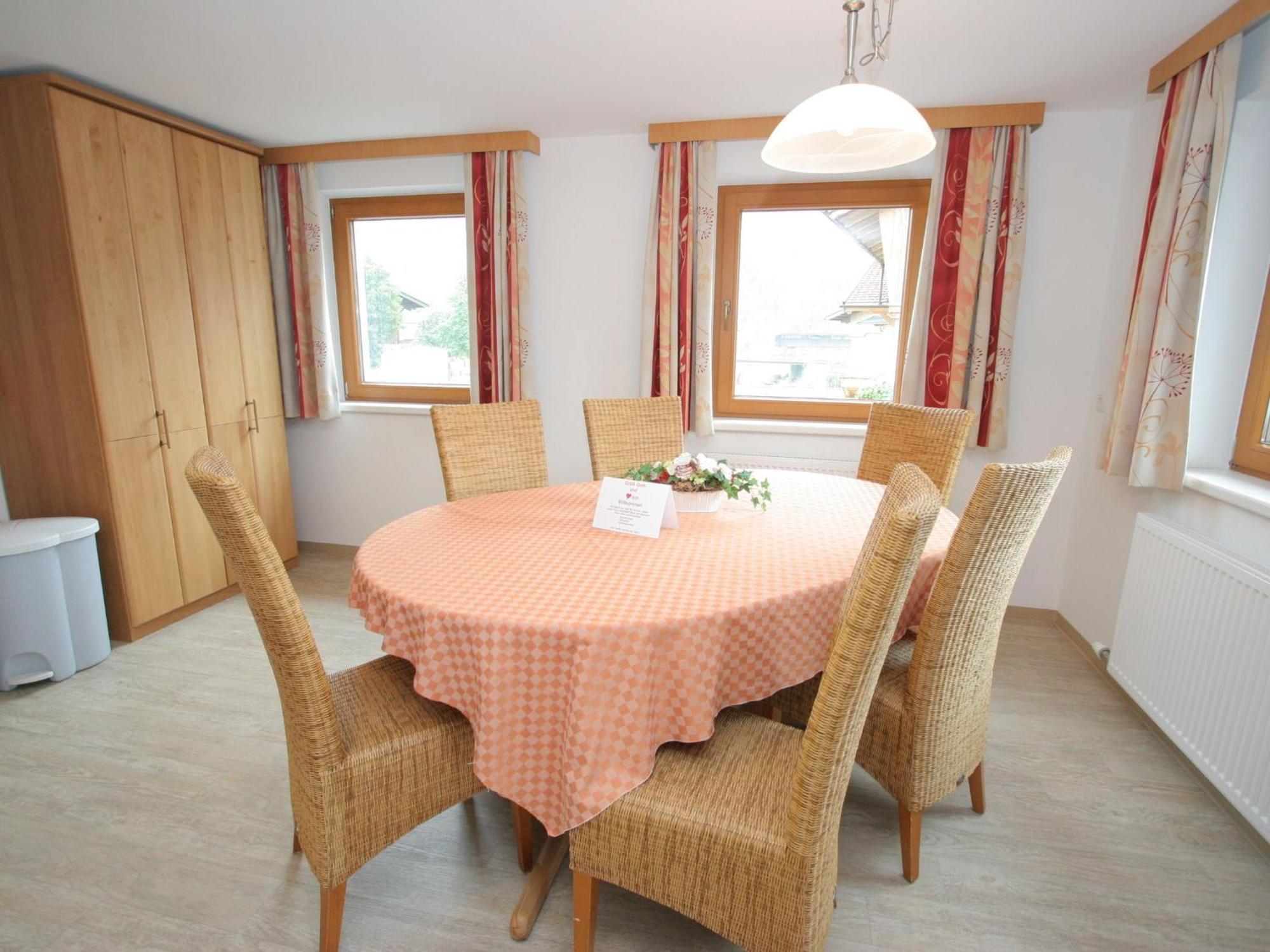 Holiday Flat In Uderns Near The Ski Area Eksteriør bilde
